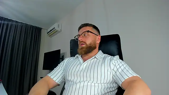Findom guy online show from April 30, 2026, 5:19 pm
