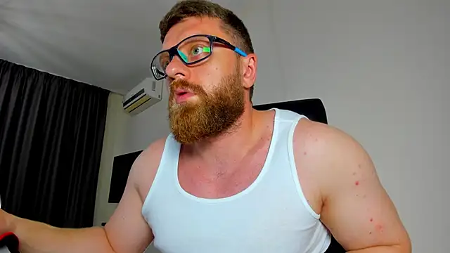 Snapshot of Findom_guy chatting on May 12, 2026, 5:32 pm Findom guy online show from May 12, 2026, 5:32 pm