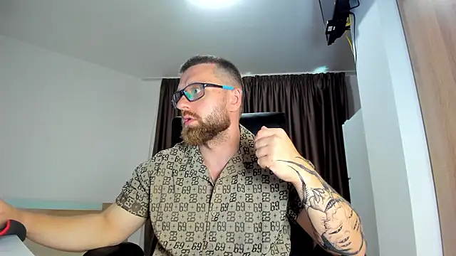 Snapshot of Findom_guy chatting on July 12, 2026, 3:47 pm Findom guy online show from July 12, 2026, 3:47 pm