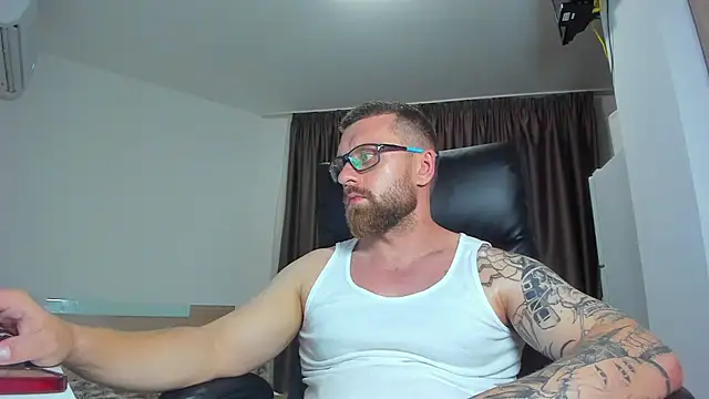Snapshot of Findom_guy chatting on July 28, 2026, 7:39 pm Findom guy online show from July 28, 2026, 7:39 pm