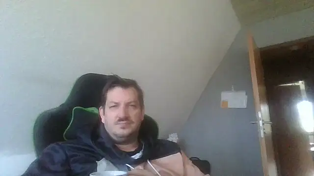 Golffahrer1982 online show from September 25, 2025, 7:34 am