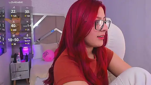 Zoe Lennoxx online show from December 5, 2024, 5:50 pm