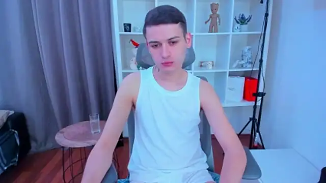 andboyfor6 online show from May 4, 2026, 10:44 am
