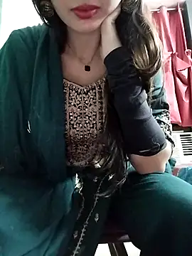 Snapshot of Noor_Darliing chatting on May 7, 2026, 3:39 pm Noor Darliing online show from May 7, 2026, 3:39 pm