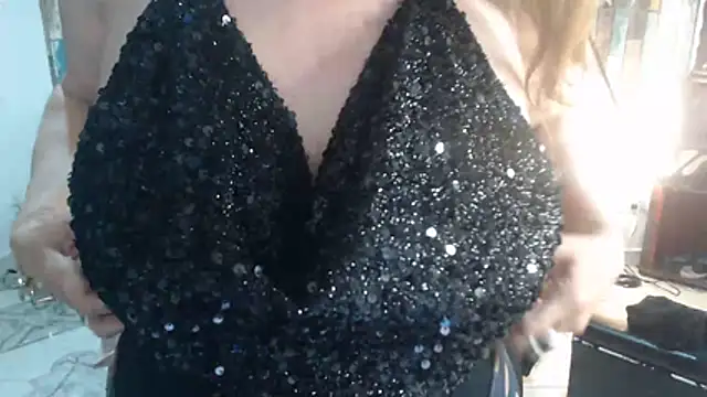 KarimaSarabe online show from November 11, 2025, 9:26 pm