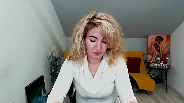 Snapshot of Cassandra_Hotty chatting on January 27, 2025, 3:15 am Cassandra Hotty online show from January 27, 2025, 3:15 am