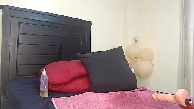 NIKKIE LOVE online show from March 2, 2025, 4:07 am