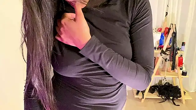 Nisha2708 online show from February 17, 2025, 8:58 pm