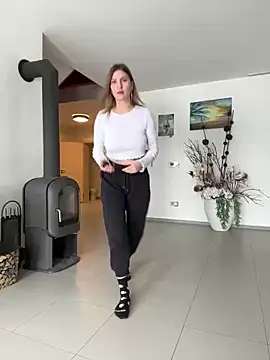 Snapshot of secretcrazy69 chatting on January 6, 2025, 12:57 pm secretcrazy69 online show from January 6, 2025, 12:57 pm