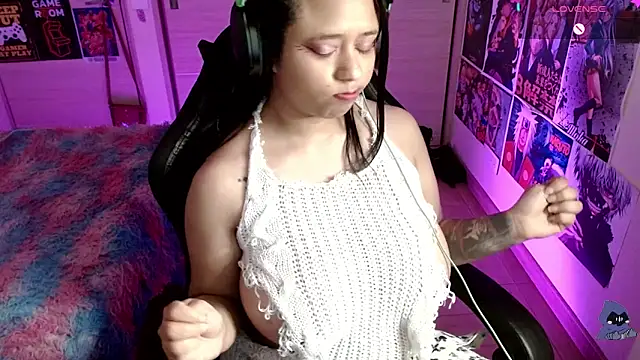 Snapshot of Emmachan19 chatting on December 29, 2024, 7:39 am Emmachan19 online show from December 29, 2024, 7:39 am