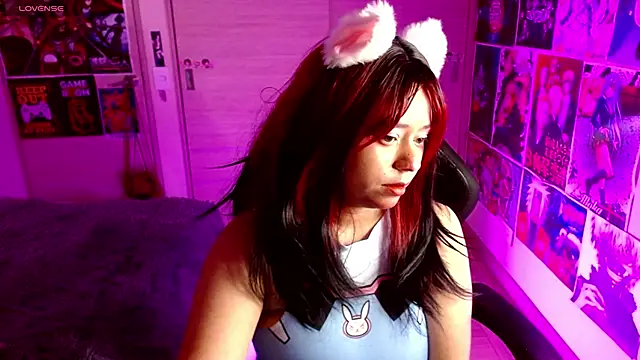 Snapshot of Emmachan19 chatting on November 24, 2025, 6:57 am Emmachan19 online show from November 24, 2025, 6:57 am