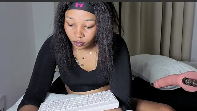 Snapshot of sexycabdy chatting on November 10, 2025, 11:04 pm sexycabdy online show from November 10, 2025, 11:04 pm