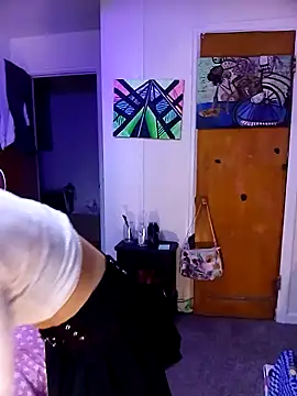 Snapshot of cammyquart chatting on December 8, 2024, 8:47 pm cammyquart online show from December 8, 2024, 8:47 pm