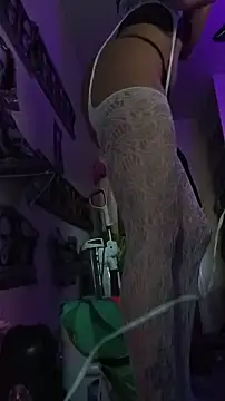 Snapshot of cammyquart chatting on October 21, 2025, 9:48 pm cammyquart online show from October 21, 2025, 9:48 pm