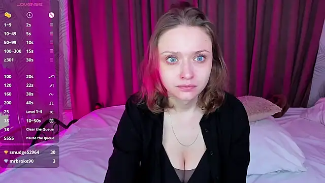 Snapshot of Linda_Bryant chatting on February 17, 2025, 11:53 pm Linda Bryant online show from February 17, 2025, 11:53 pm