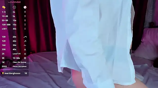 Snapshot of Linda_Bryant chatting on February 22, 2025, 12:27 am Linda Bryant online show from February 22, 2025, 12:27 am