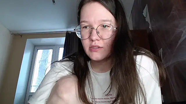 Snapshot of MiriamOr chatting on January 20, 2025, 10:29 am MiriamOr online show from January 20, 2025, 10:29 am