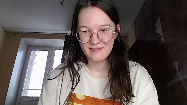 Snapshot of MiriamOr chatting on January 27, 2025, 10:38 am MiriamOr online show from January 27, 2025, 10:38 am