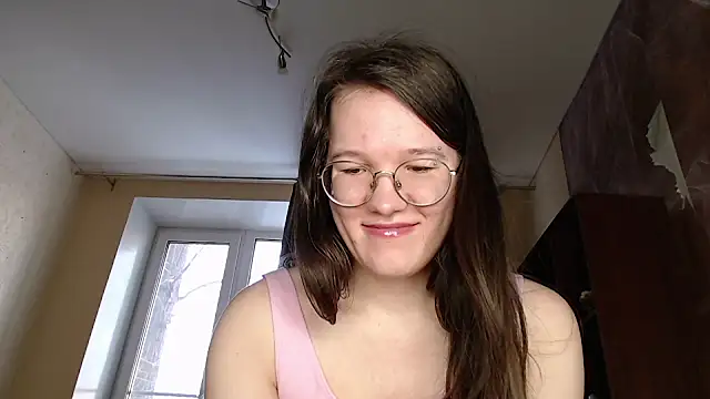 Snapshot of MiriamOr chatting on February 9, 2025, 10:20 am MiriamOr online show from February 9, 2025, 10:20 am