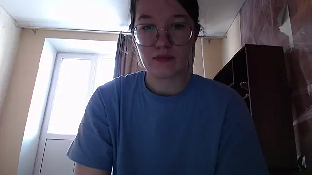 Snapshot of MiriamOr chatting on February 13, 2025, 7:13 am MiriamOr online show from February 13, 2025, 7:13 am