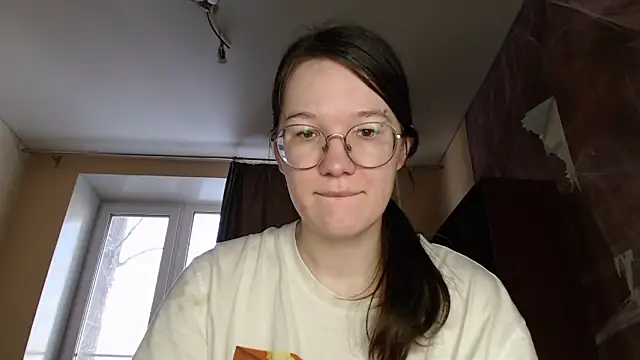 Snapshot of MiriamOr chatting on February 20, 2025, 7:12 am MiriamOr online show from February 20, 2025, 7:12 am