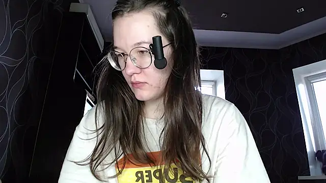 Snapshot of MiriamOr chatting on March 11, 2025, 7:48 am MiriamOr online show from March 11, 2025, 7:48 am