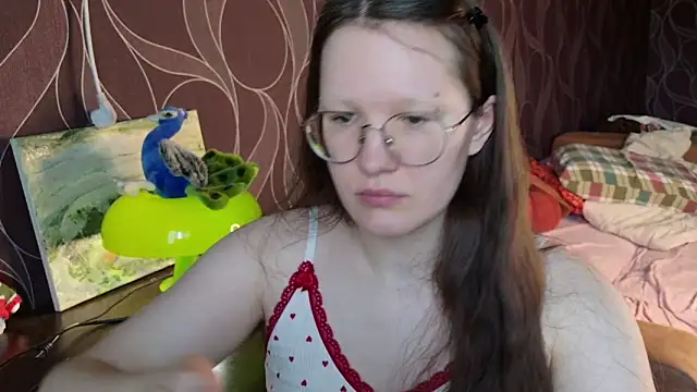 Snapshot of MiriamOr chatting on June 14, 2026, 7:43 am MiriamOr online show from June 14, 2026, 7:43 am