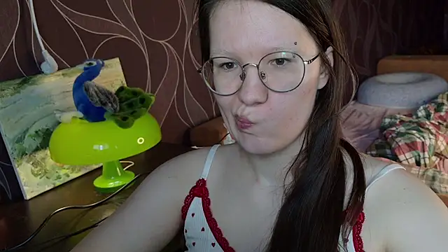 Snapshot of MiriamOr chatting on June 20, 2026, 8:28 am MiriamOr online show from June 20, 2026, 8:28 am