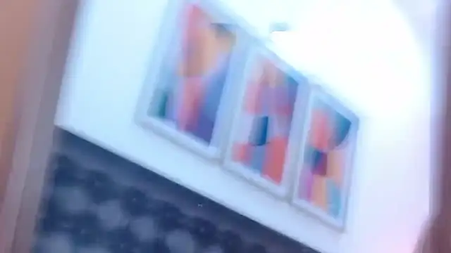 sandra 20 online show from October 3, 2025, 11:40 am