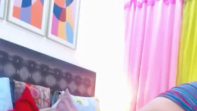 sandra 20 online show from November 9, 2025, 10:57 am