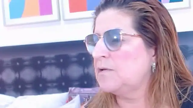 sandra 20 online show from November 12, 2025, 10:48 am