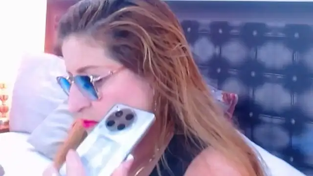 sandra 20 online show from November 20, 2025, 11:10 am