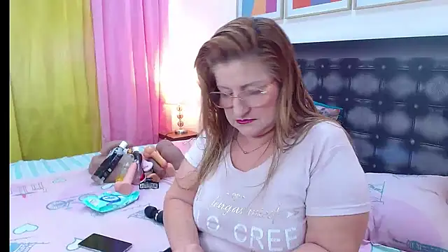 Snapshot of sandra_20 chatting on May 21, 2026, 10:44 am sandra 20 online show from May 21, 2026, 10:44 am