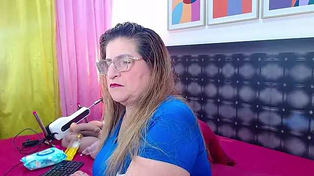 Snapshot of sandra_20 chatting on July 25, 2026, 10:13 am sandra 20 online show from July 25, 2026, 10:13 am