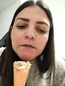 Snapshot of Mia_Hampton chatting on February 3, 2026, 11:21 pm Mia Hampton online show from February 3, 2026, 11:21 pm