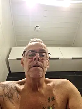 Snapshot of DarrenSullivanSlut chatting on September 18, 2025, 6:59 am DarrenSullivanSlut online show from September 18, 2025, 6:59 am