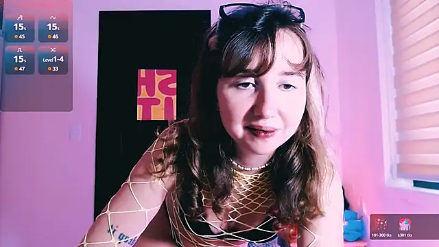 Cosmo Riri online show from November 23, 2025, 6:46 am