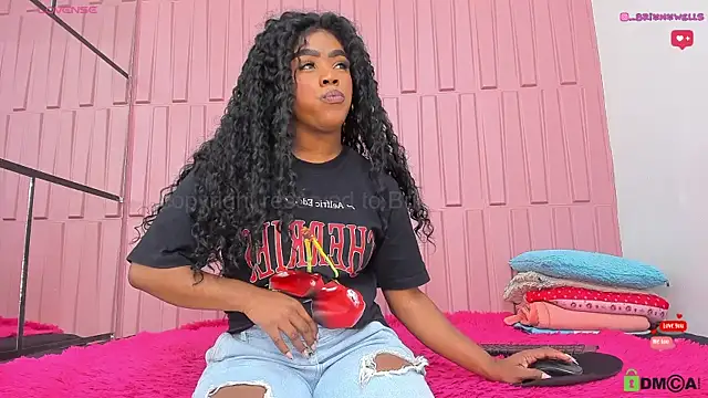 Briana Wells  online show from February 18, 2025, 1:22 pm