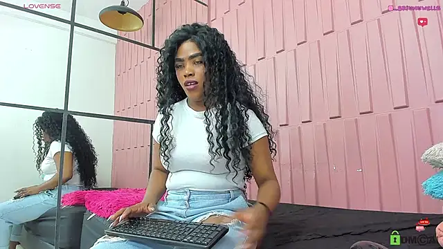 Briana Wells  online show from February 21, 2025, 1:00 pm