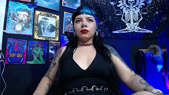 Snapshot of Yourmadame_P chatting on January 17, 2025, 1:47 am Yourmadame P online show from January 17, 2025, 1:47 am