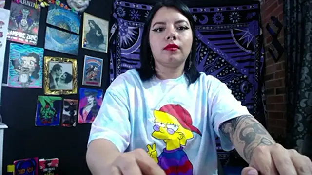 Snapshot of Yourmadame_P chatting on November 13, 2025, 12:20 am Yourmadame P online show from November 13, 2025, 12:20 am