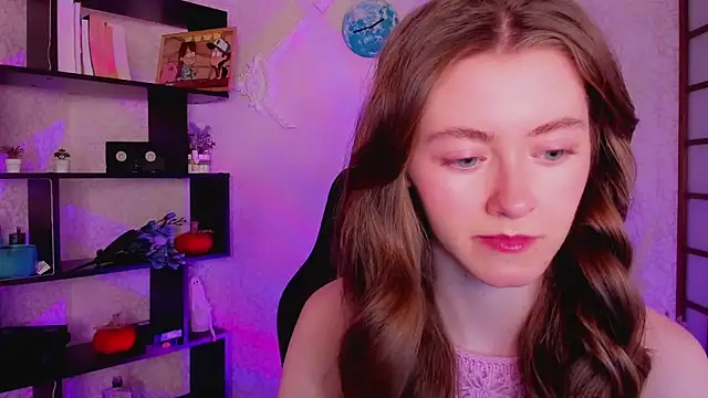 KateCuddle online show from December 19, 2024, 2:12 am