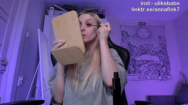 Snapshot of Anna_Fink chatting on September 19, 2025, 7:25 pm Anna Fink online show from September 19, 2025, 7:25 pm