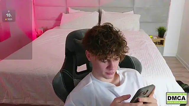 Snapshot of cute_thomas chatting on January 30, 2025, 11:24 pm cute thomas online show from January 30, 2025, 11:24 pm