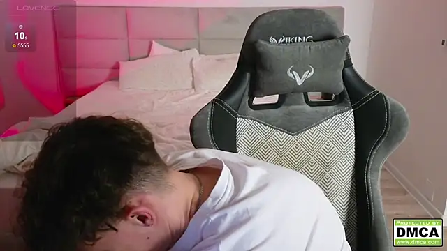 Snapshot of cute_thomas chatting on February 1, 2025, 12:29 am cute thomas online show from February 1, 2025, 12:29 am