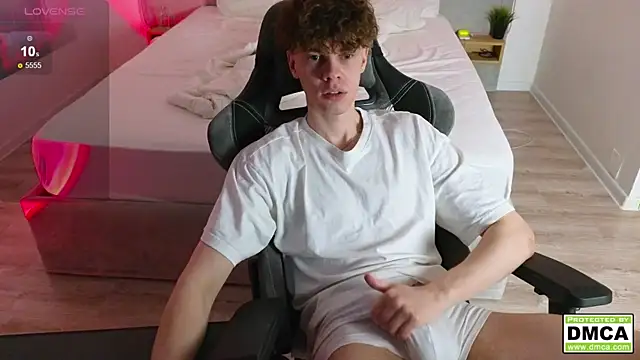 Snapshot of cute_thomas chatting on February 4, 2025, 9:20 pm cute thomas online show from February 4, 2025, 9:20 pm