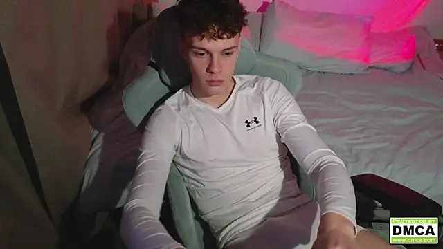 Snapshot of cute_thomas chatting on December 3, 2025, 12:14 pm cute thomas online show from December 3, 2025, 12:14 pm