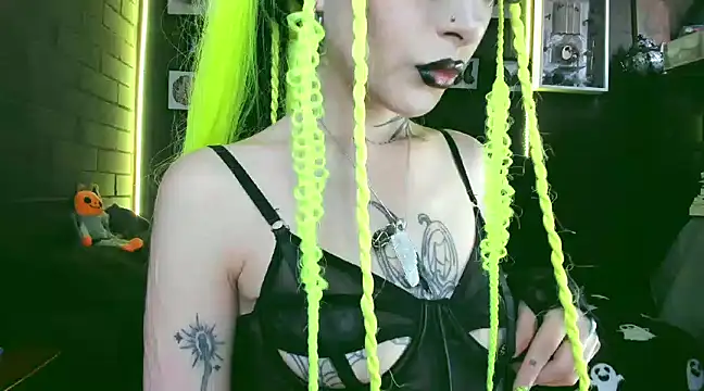 Snapshot of insania_9999_ chatting on December 18, 2024, 8:25 pm insania 9999 online show from December 18, 2024, 8:25 pm