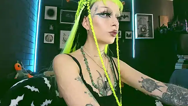 Snapshot of insania_9999_ chatting on February 1, 2025, 6:19 pm insania 9999 online show from February 1, 2025, 6:19 pm