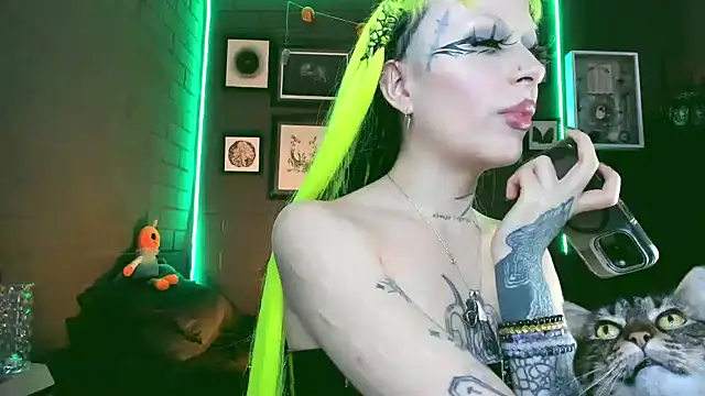 Snapshot of insania_9999_ chatting on March 14, 2025, 6:50 pm insania 9999 online show from March 14, 2025, 6:50 pm